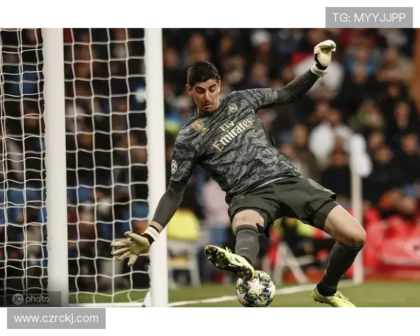 库尔图瓦：单赛季扑救成功率领跑欧洲的顶级数据统治